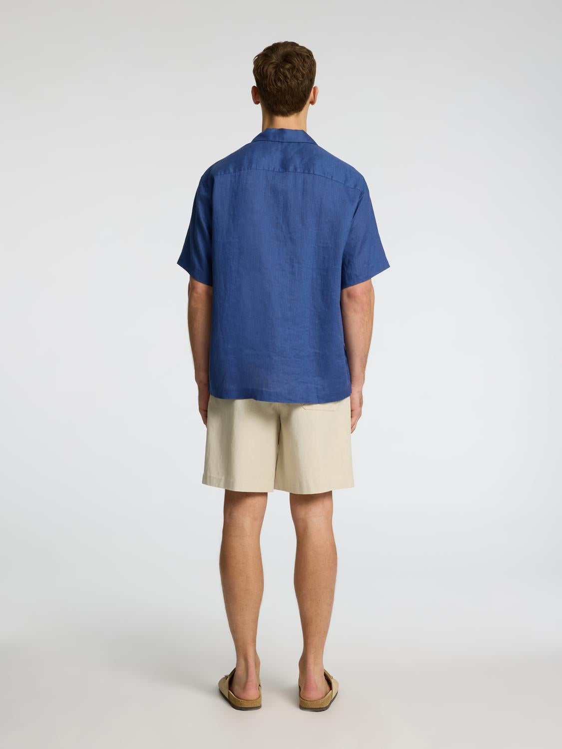 model_shot-back
